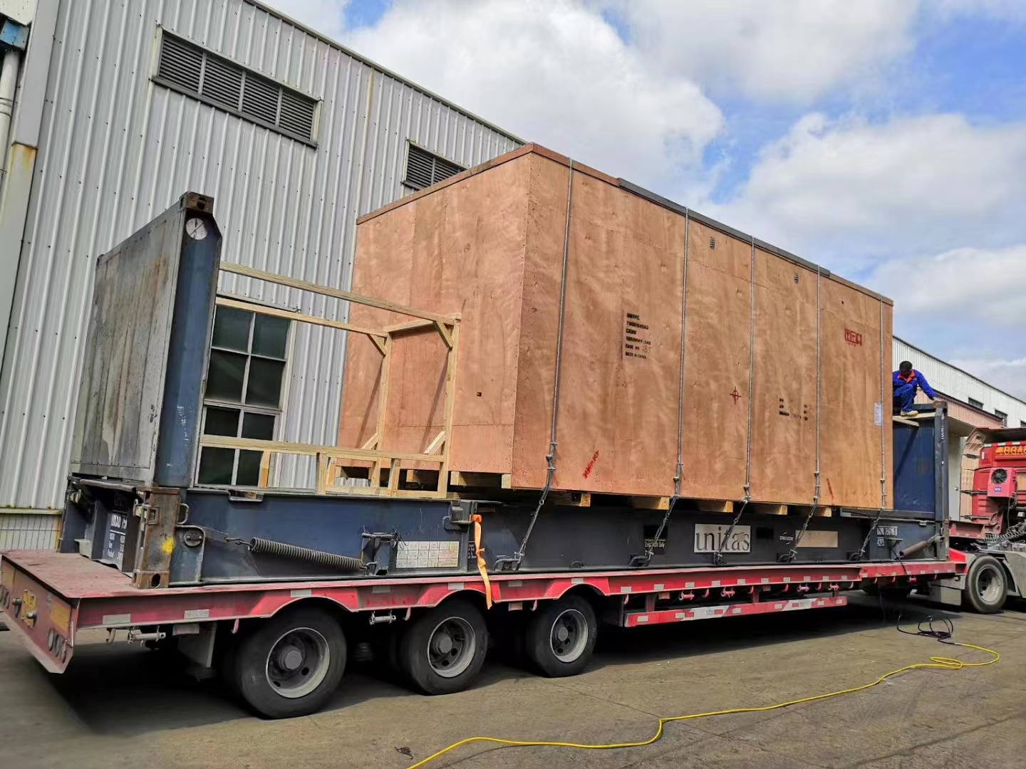 超大型出口设备木箱